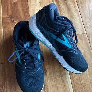 Women’s Brooks Ariel 20 shoes 9.5 wide (D)